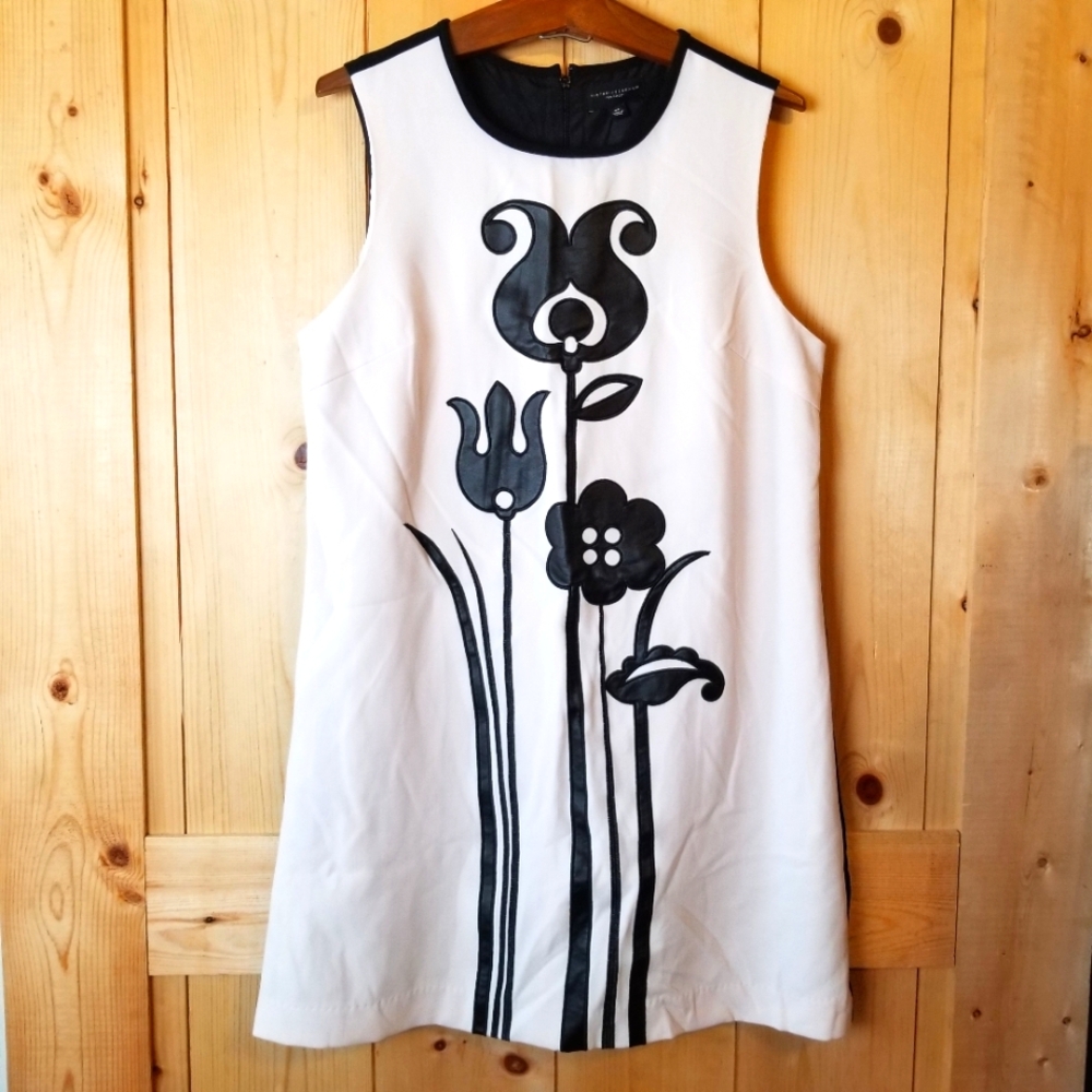 Victoria Beckham Target Black/White Mod Tulip Applique Sleeveless Shift Dress